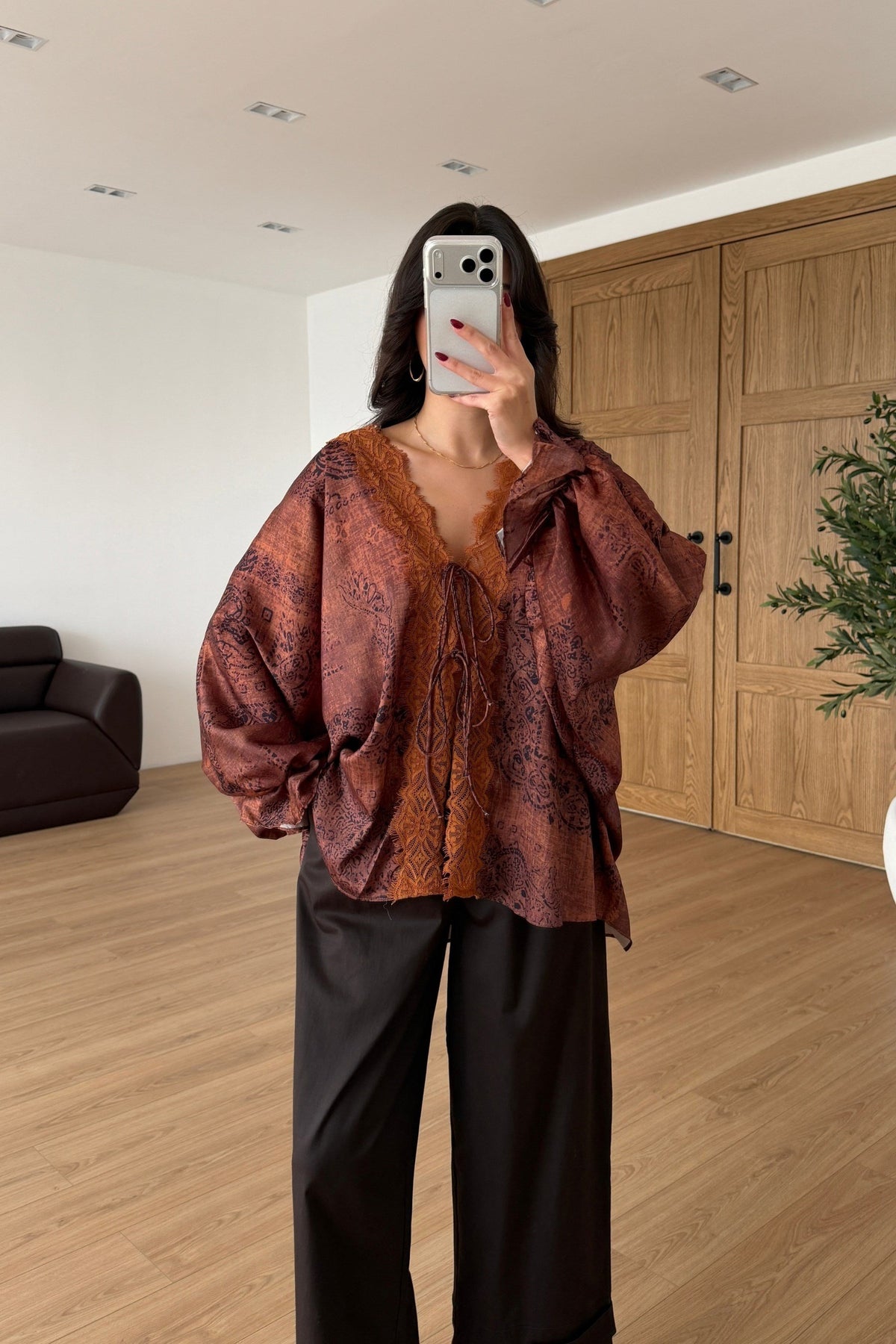 بلوزة ربط دانتيل ملونة بني - KP4653