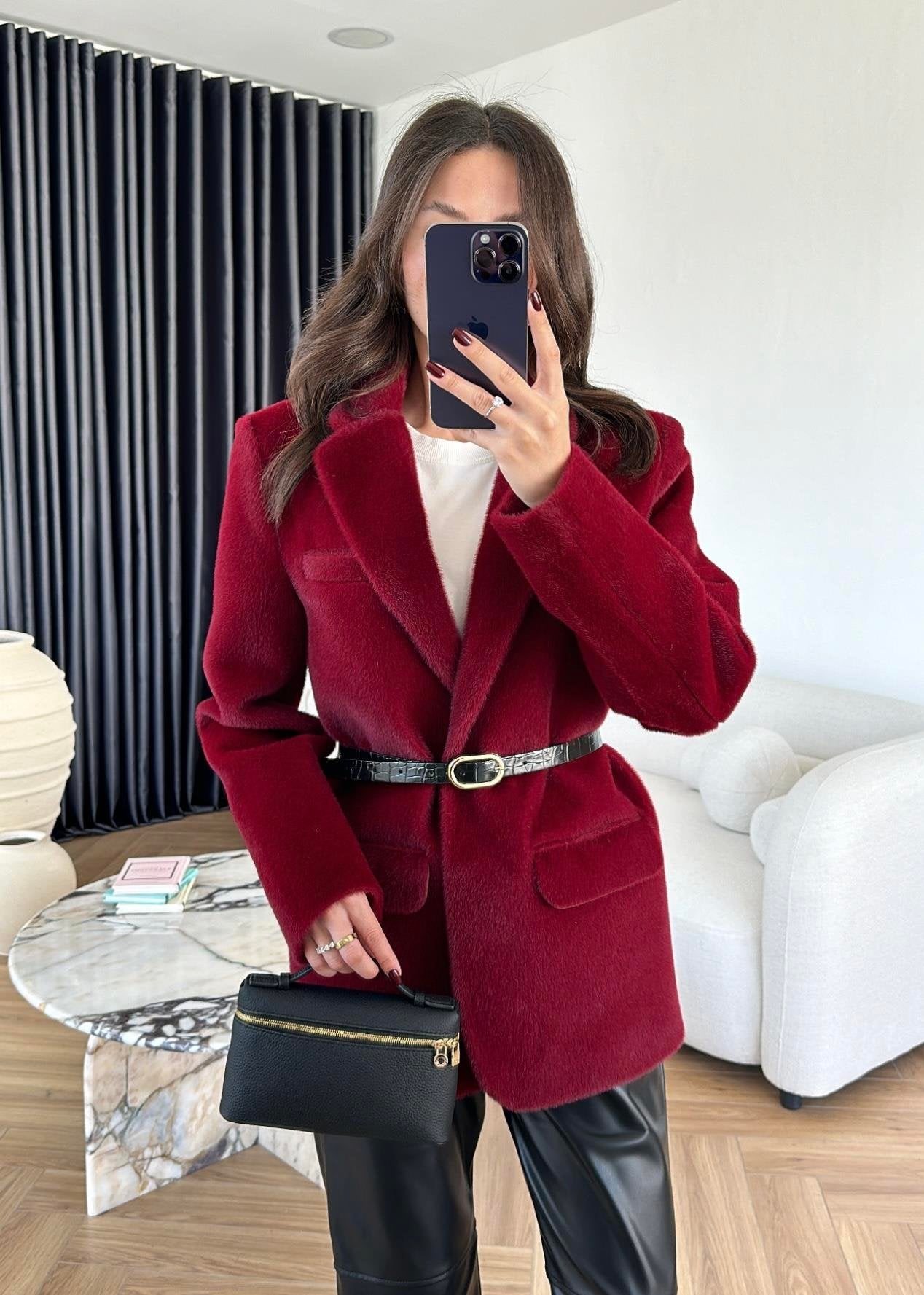 جكيت فرو احمر بحزام - KP7081