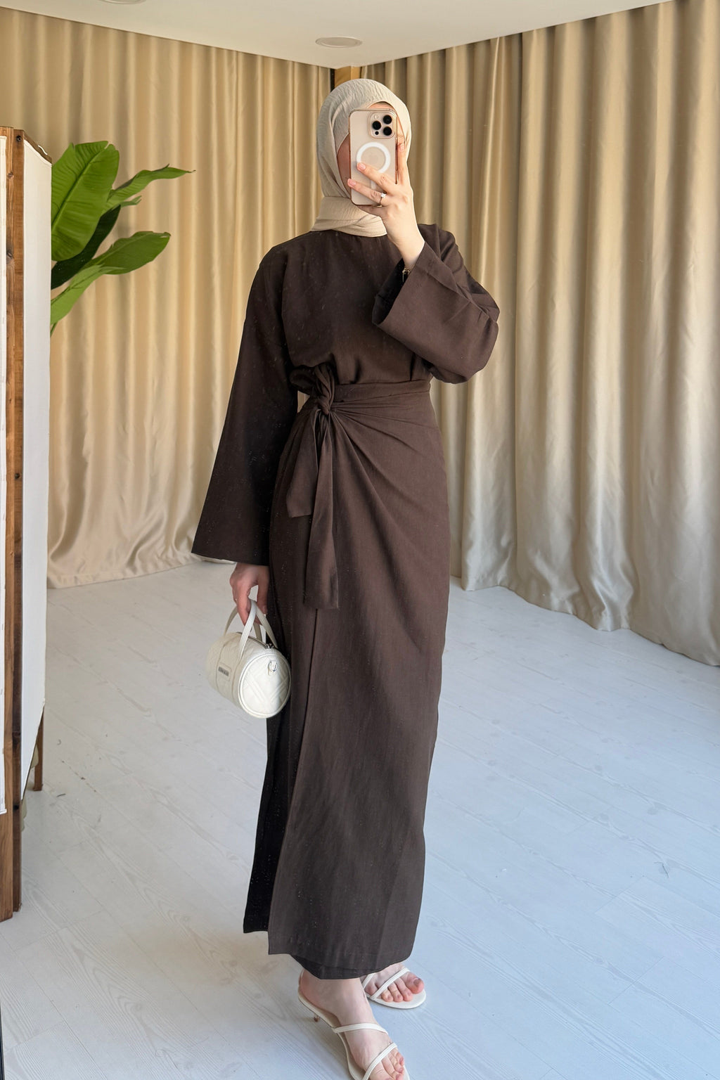طقم بلوزة مع تنورة ربط بني - KP1281
