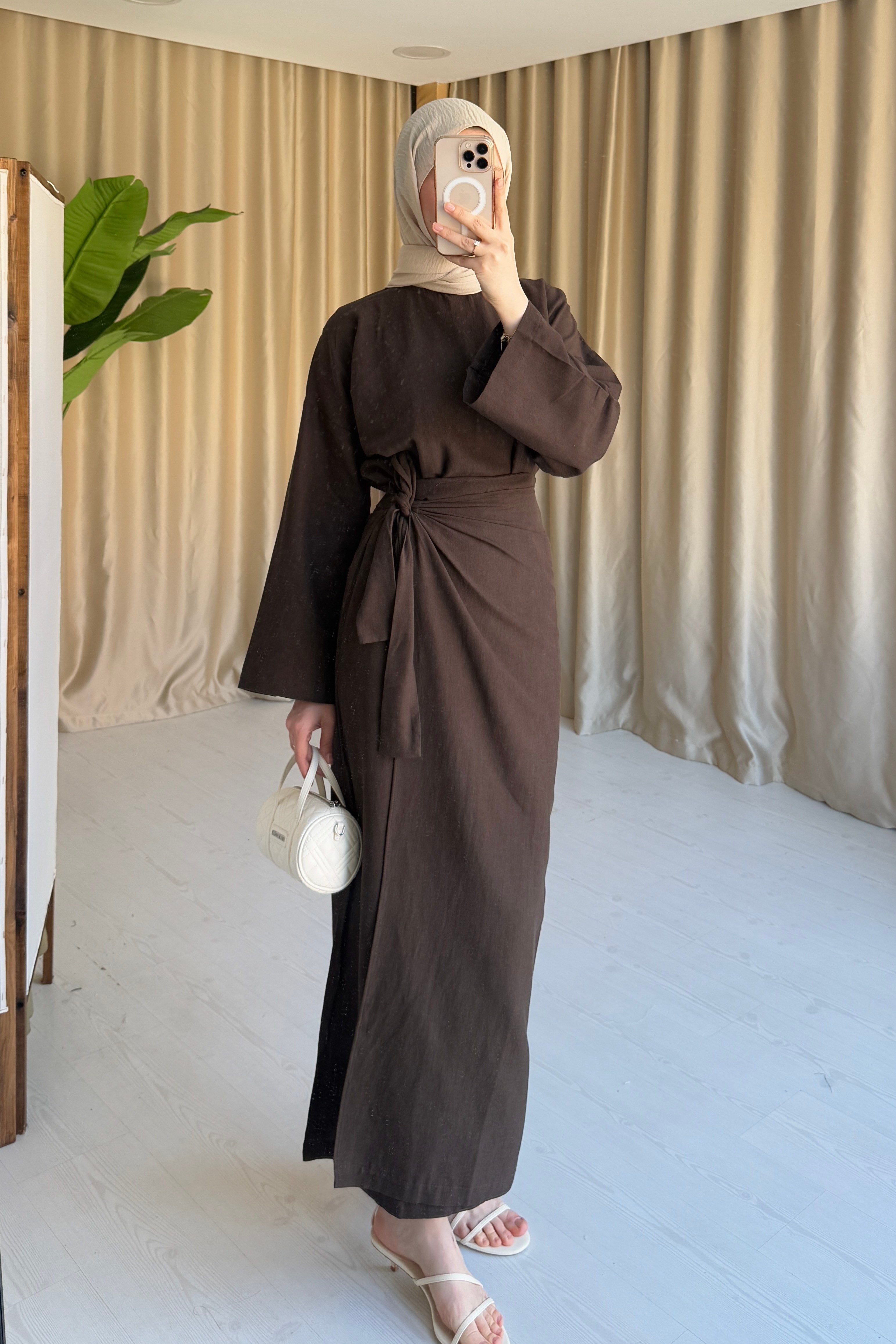 طقم بلوزة مع تنورة ربط بني - KP1281