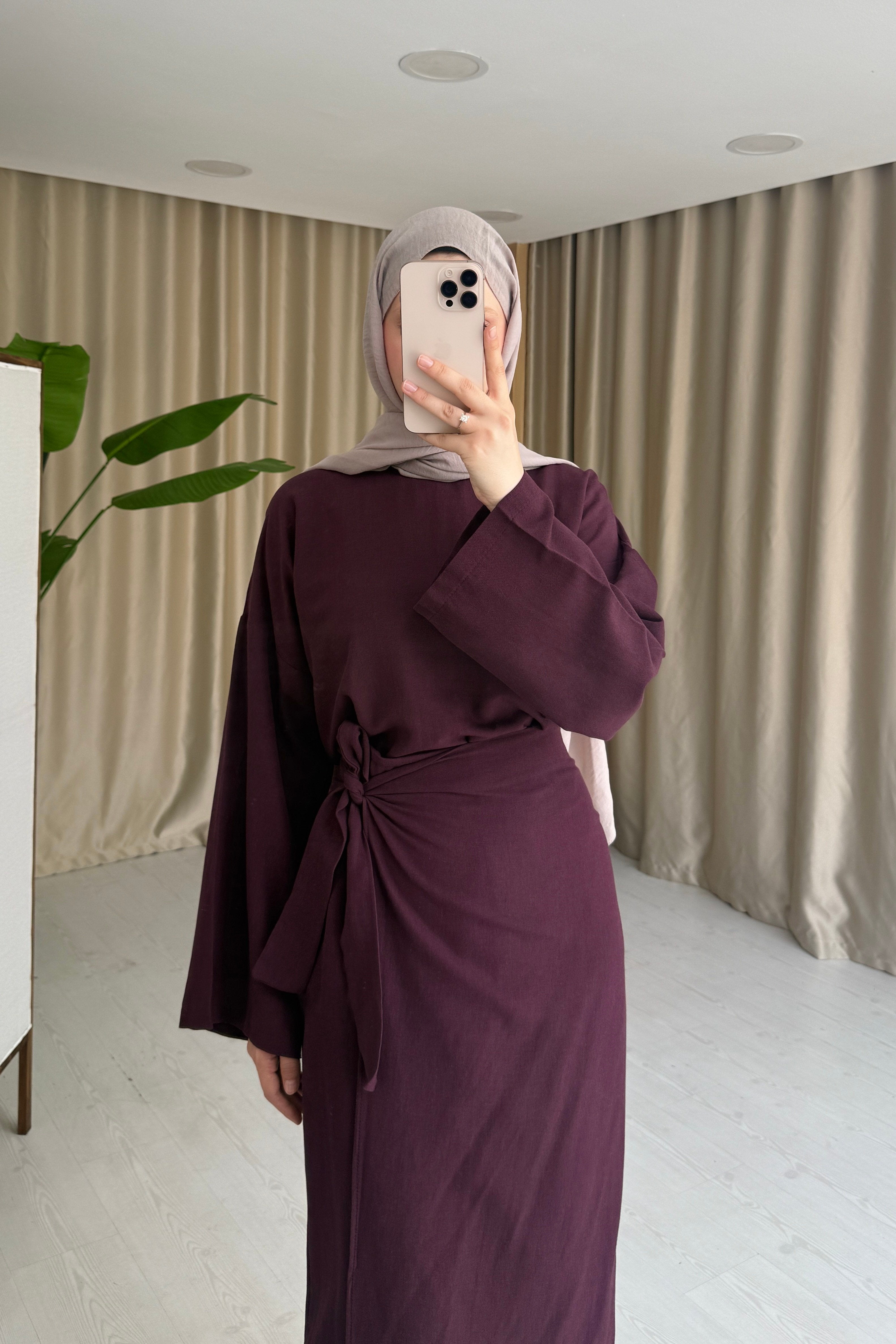 طقم بلوزة مع تنورة ربط خمري - KP1281