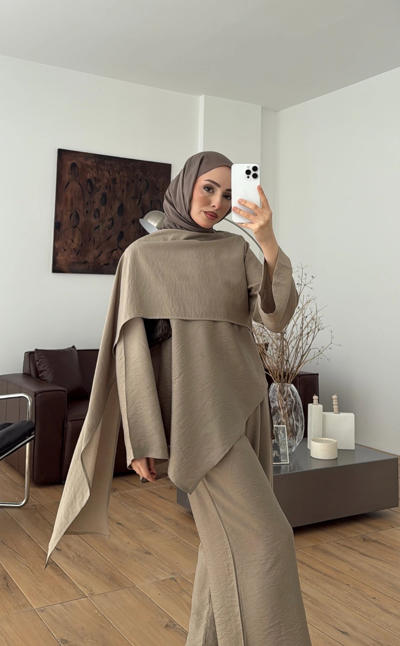 طقم بلوزة بشال مع بنطلون بيج غامق - KP1551