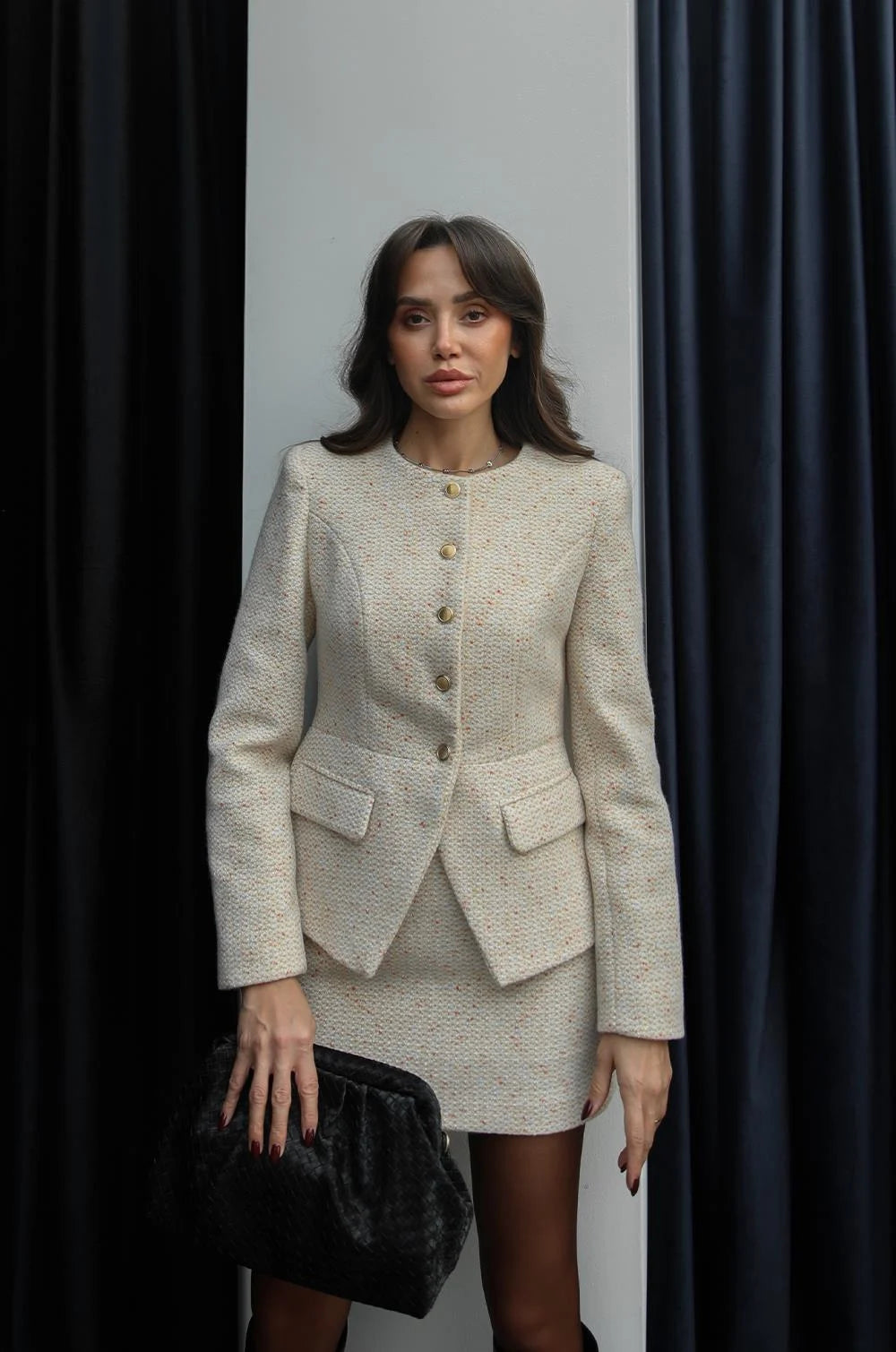 طقم بليزر مع تنورة بيج - KP1148