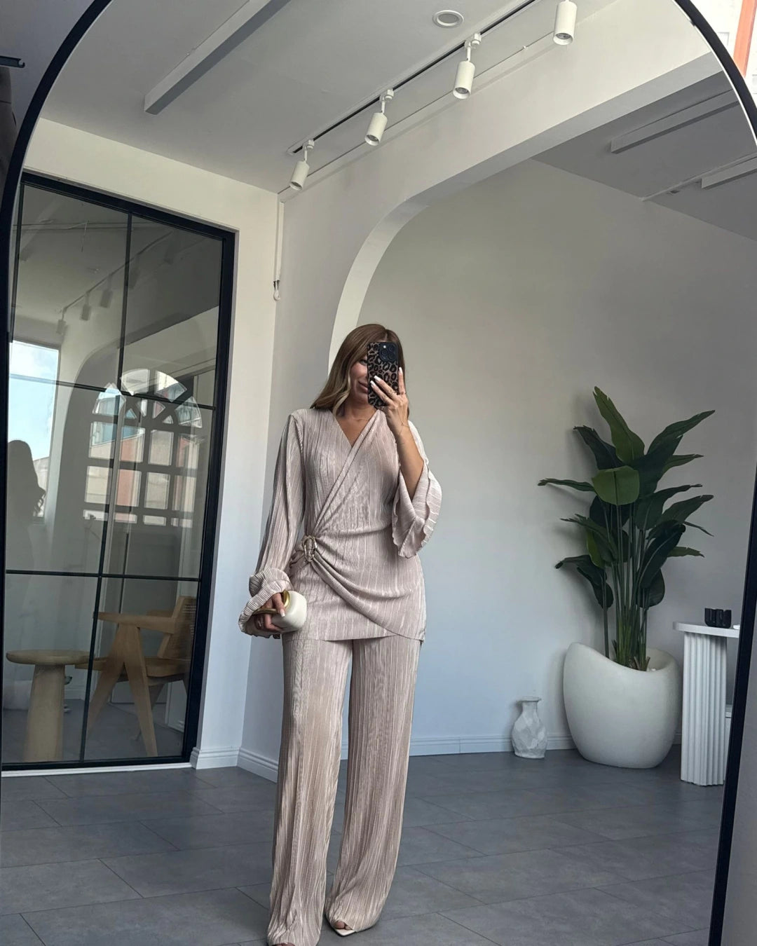 طقم بلوزة مع بنطلون بيج - KP1379