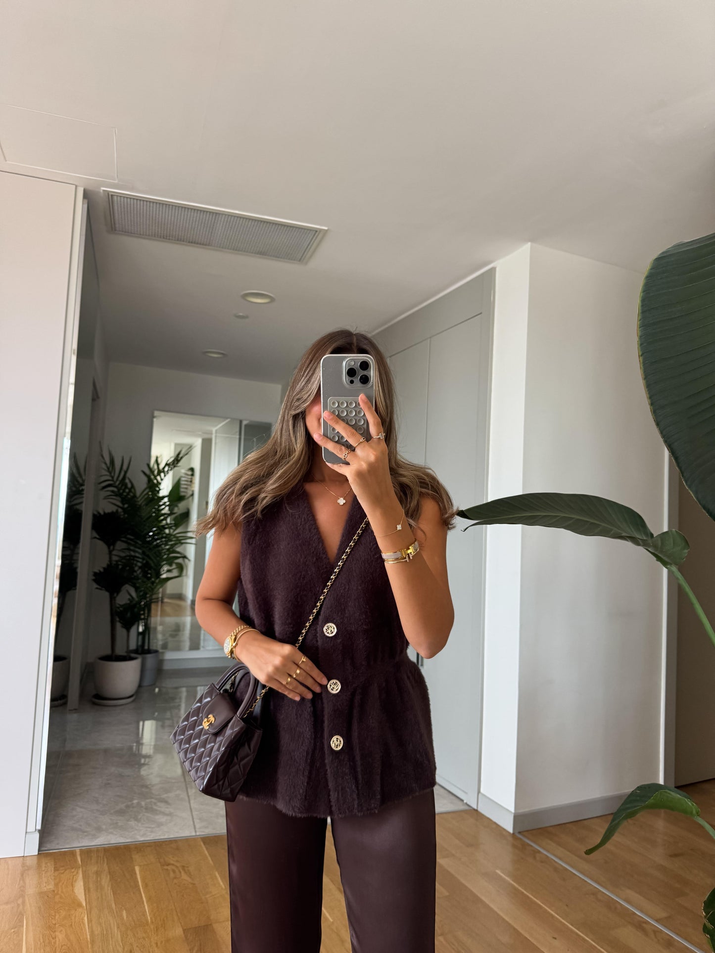 جرزة بني بأزرار ذهبي - KP4248