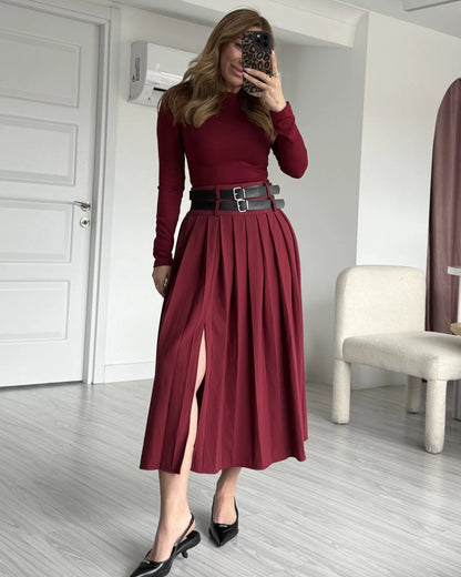 تنورة بحزام خمري - KP6010