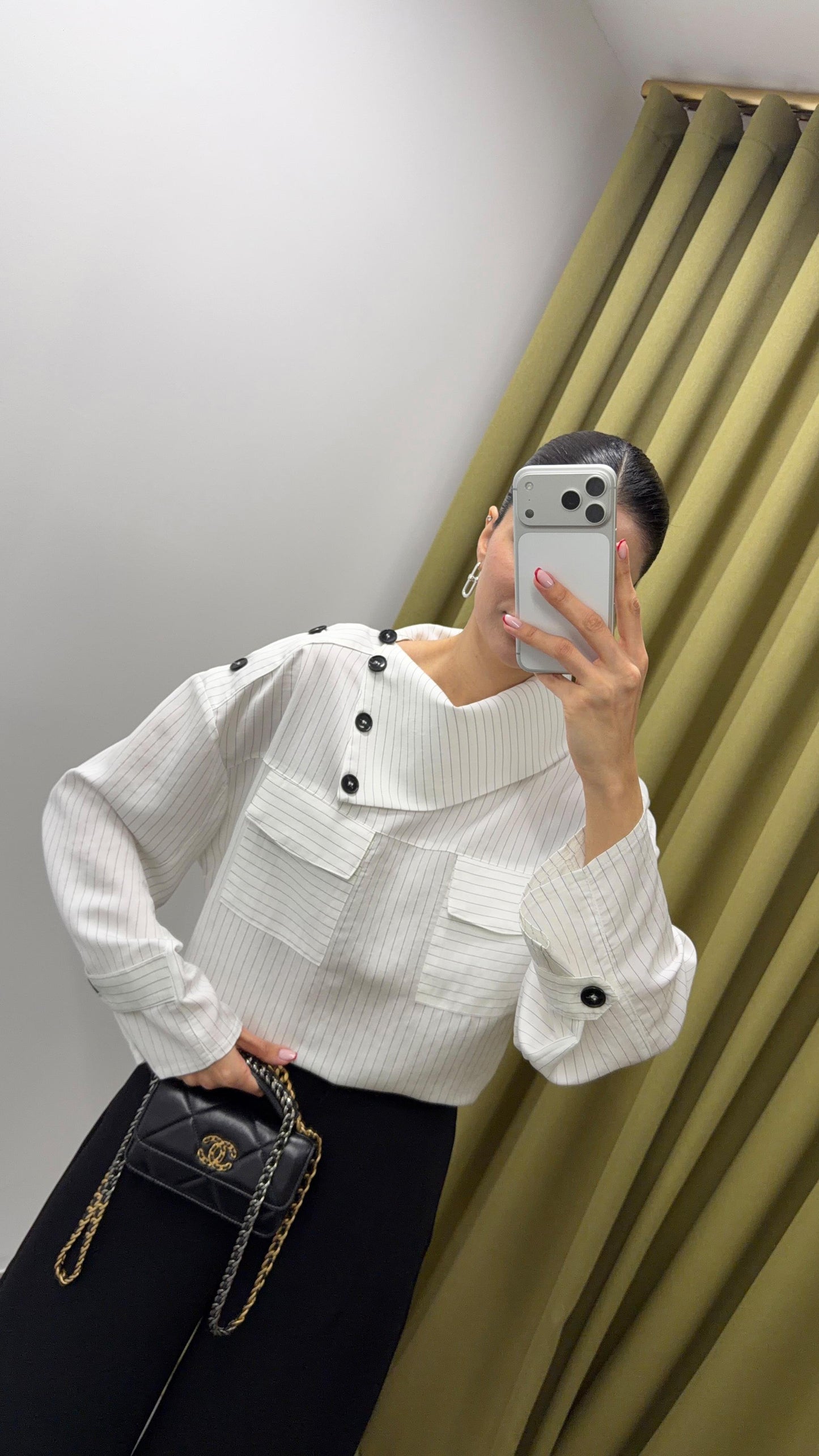 قميص مخطط ابيض - KP4420