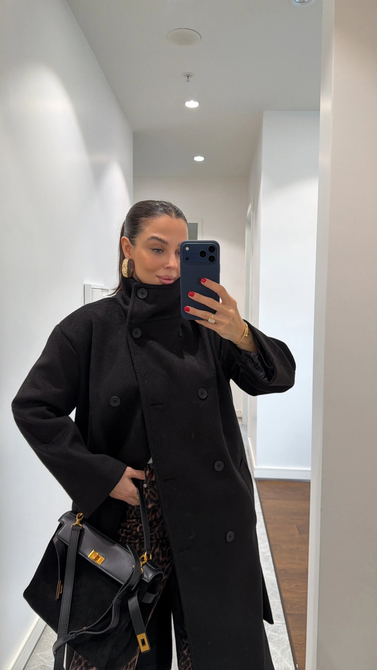 جكيت اسود بحزام - KP7175