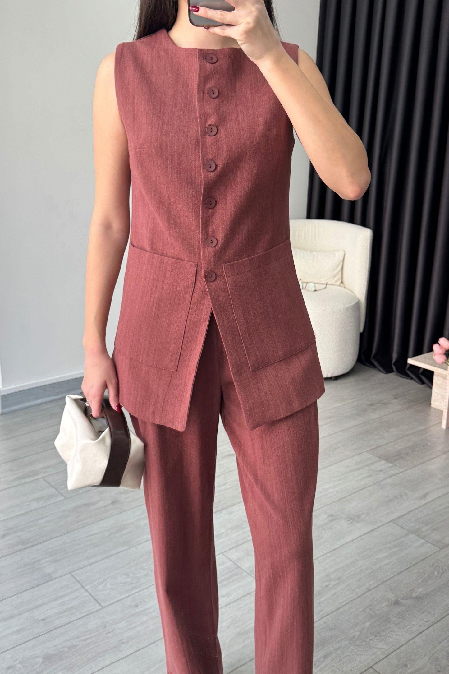 طقم ڤيست مع بنطلون كرميدي - KP1249