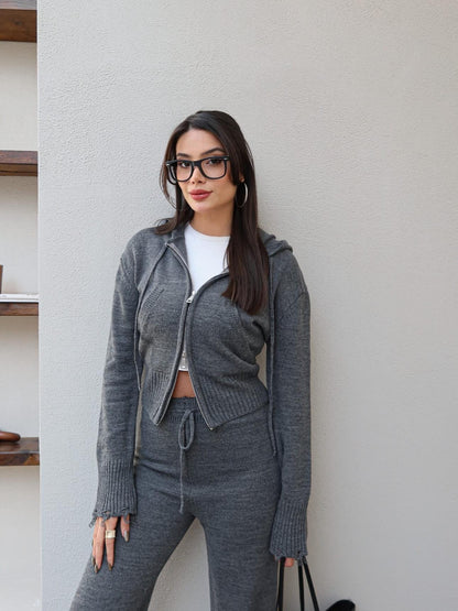 طقم جرزة مع بنطلون رمادي - KP1477