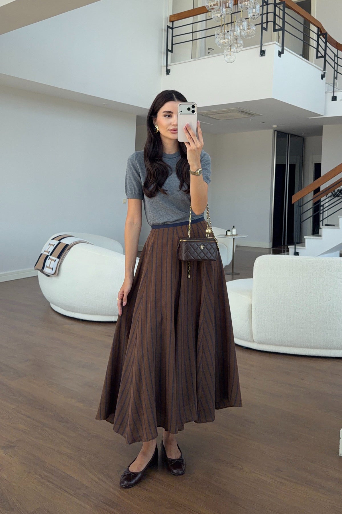 تنورة بني مخططة - KP6032