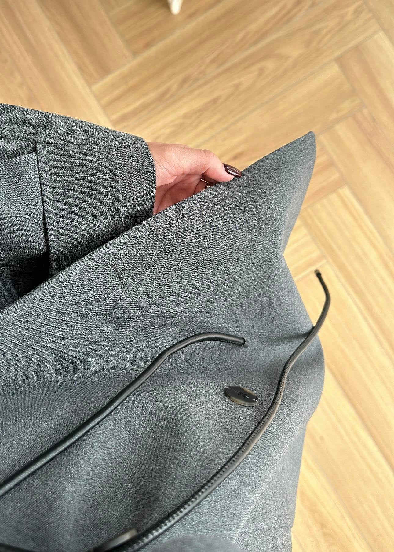 جكيت رمادي ترنش بحزام - KP7104