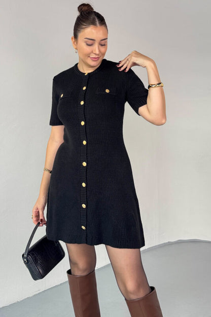 فستان اسود بأزرار ذهبية - KP2228