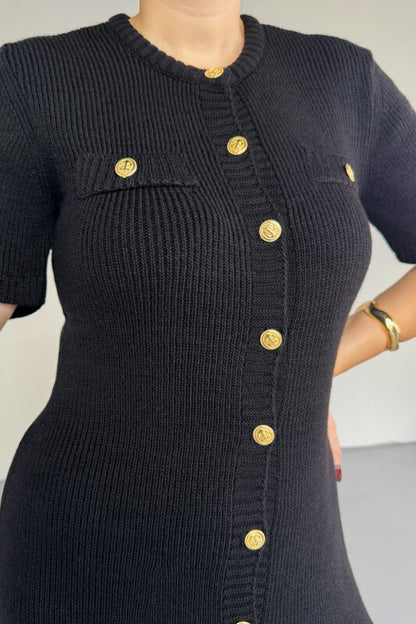 فستان اسود بأزرار ذهبية - KP2228