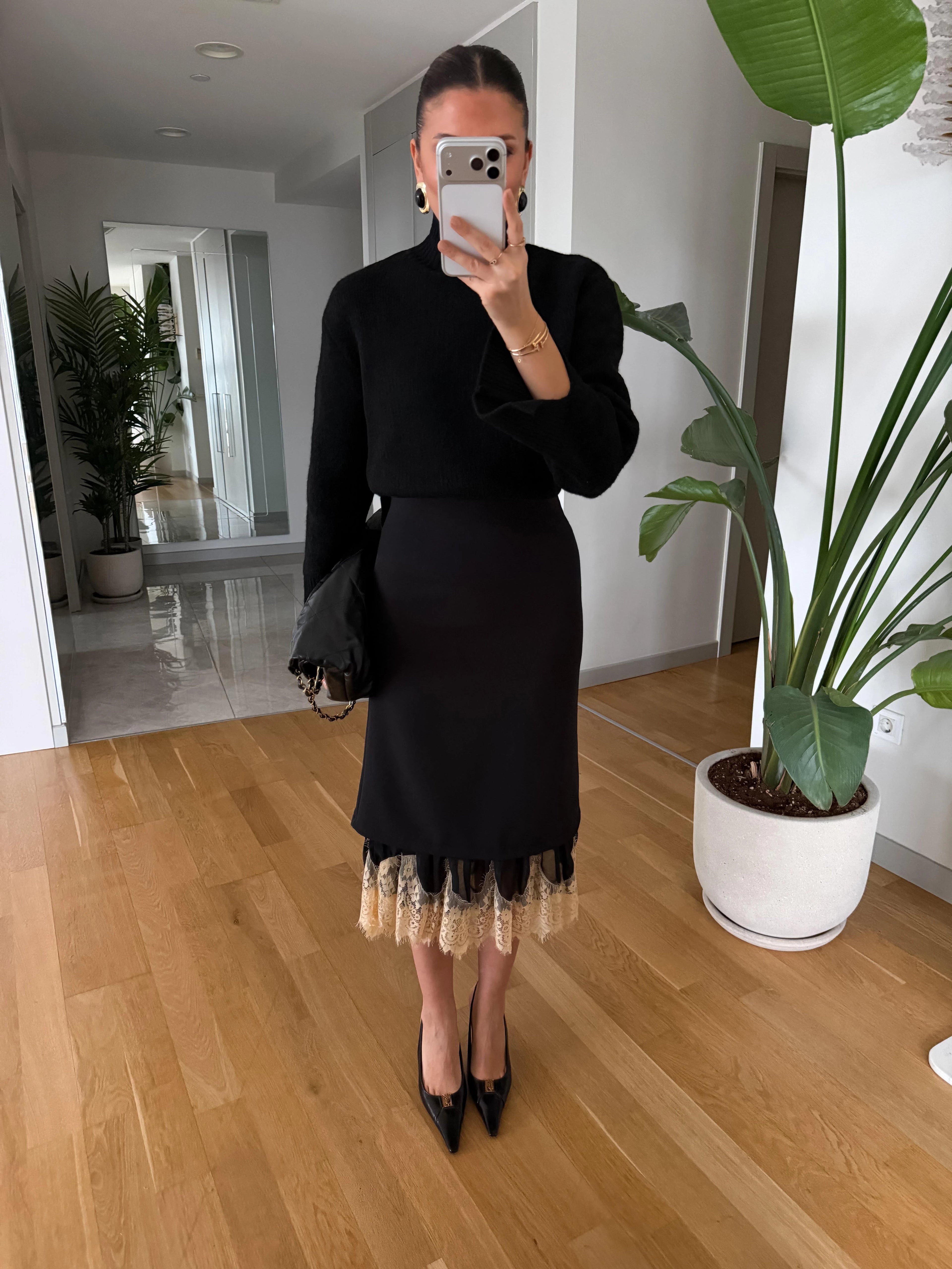 تنورة اسود دانتيل - KP6022