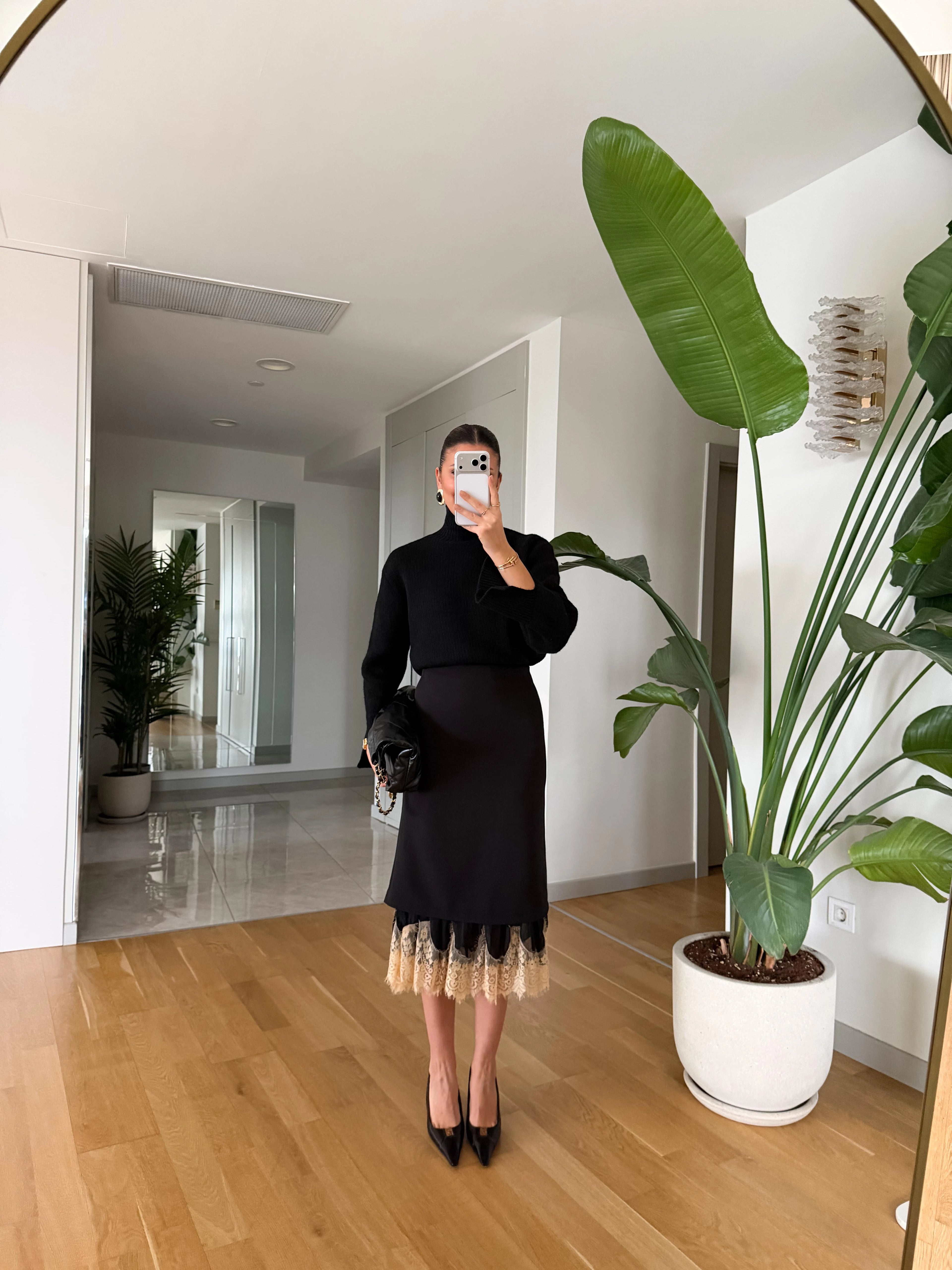 تنورة اسود دانتيل - KP6022