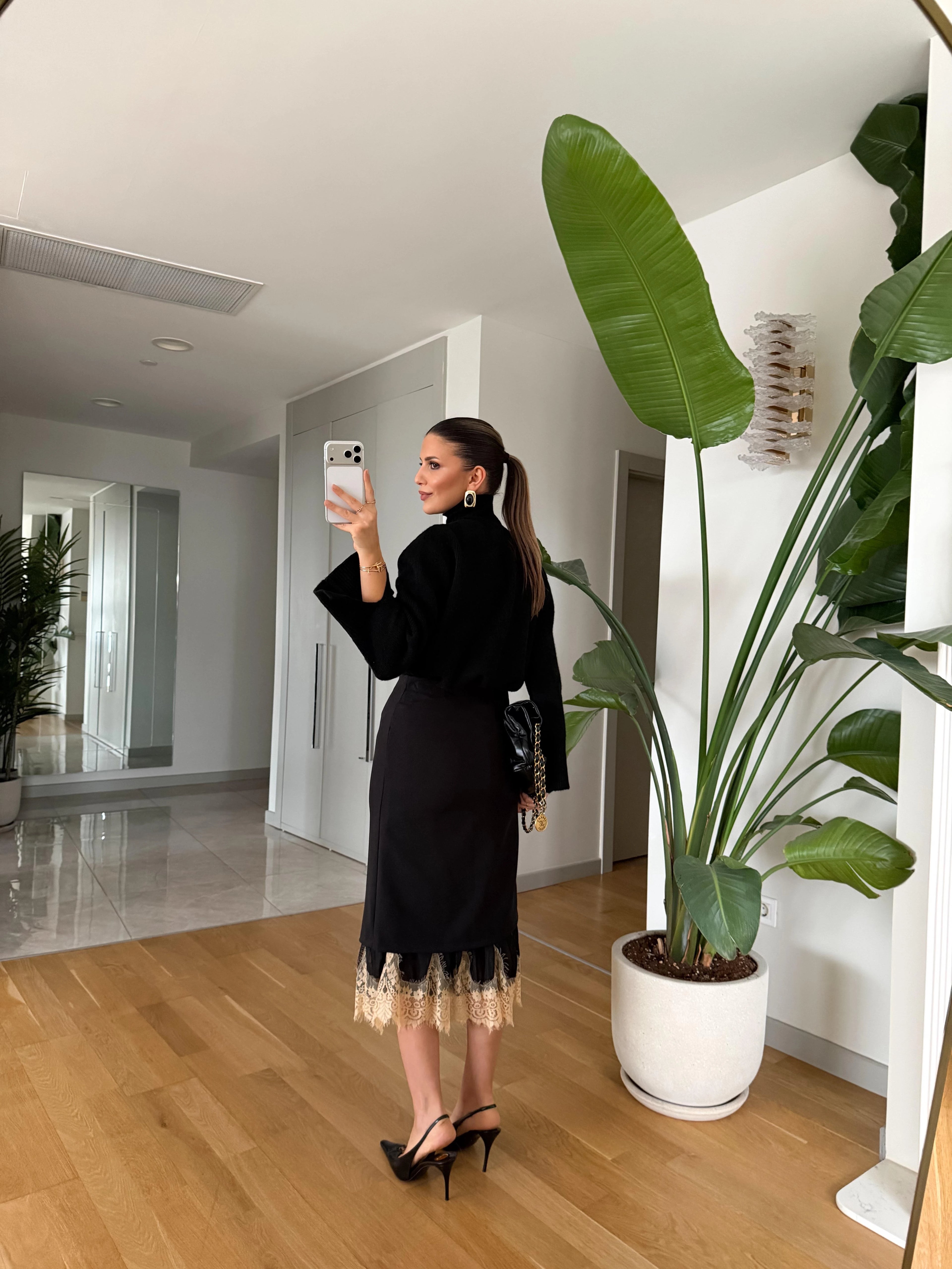 تنورة اسود دانتيل - KP6022