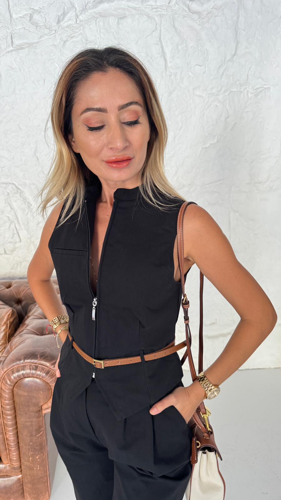 KP1057 - طقم فيست اسود