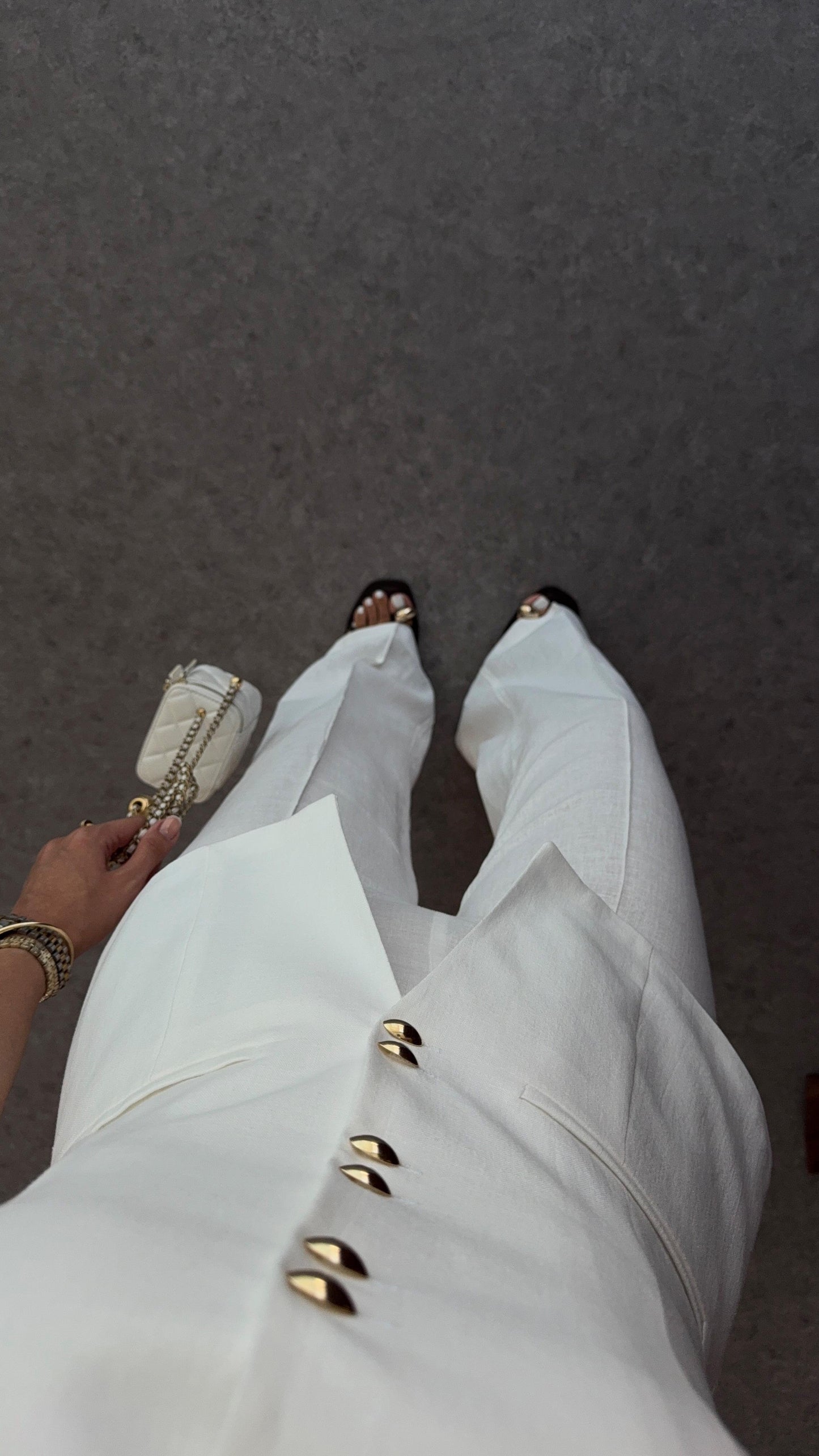 طقم ڤيست مع بنطلون ابيض - KP1313