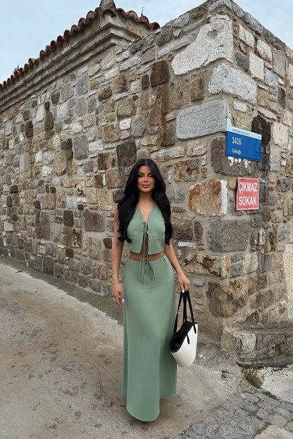 طقم تنورة مع بلوزة زيتي - KP1217