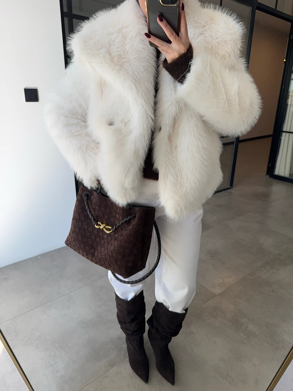 جكيت فرو ابيض - KP7154