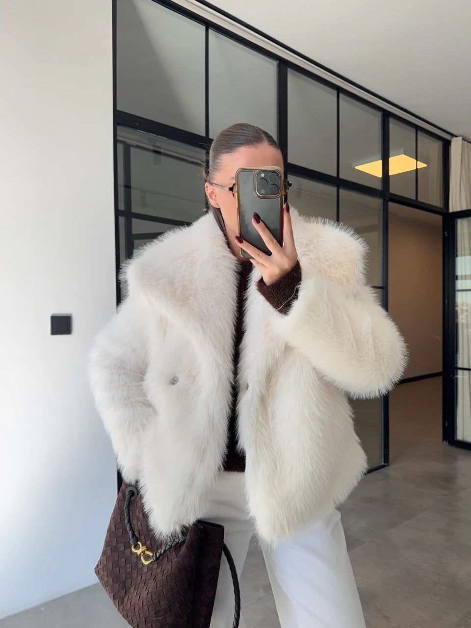 جكيت فرو ابيض - KP7154