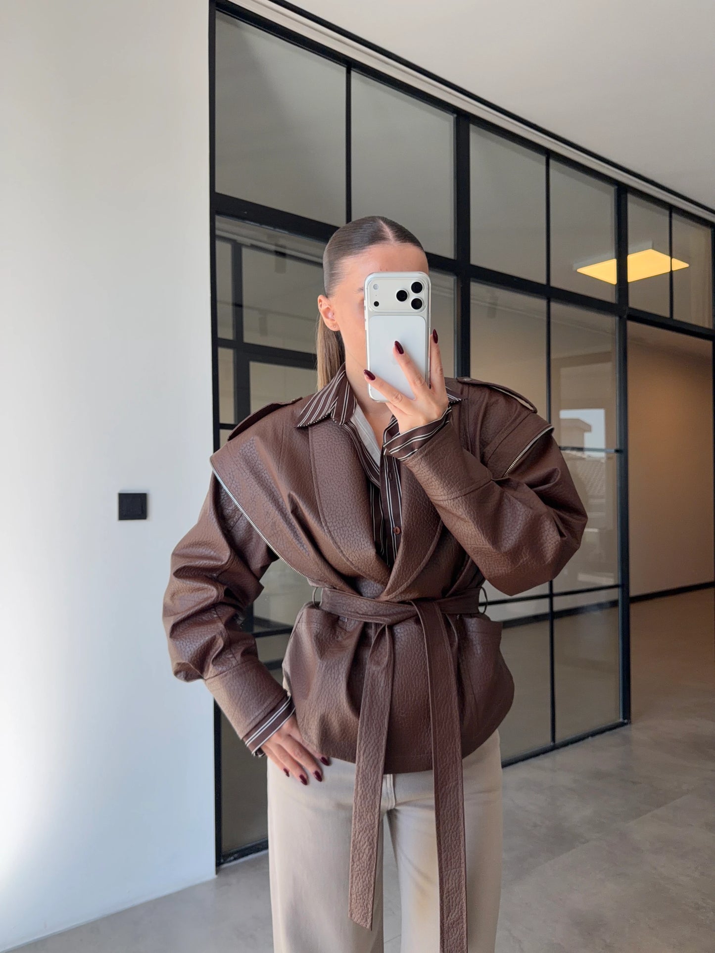 جكيت جلد بني - KP7115