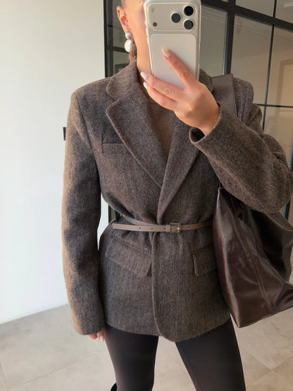 جكيت بني مخطط بحزام - KP7161