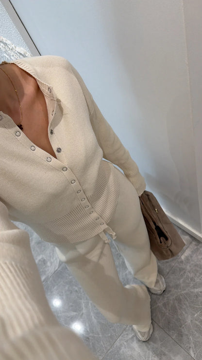 طقم عملي بيج بأزرار - KP1474