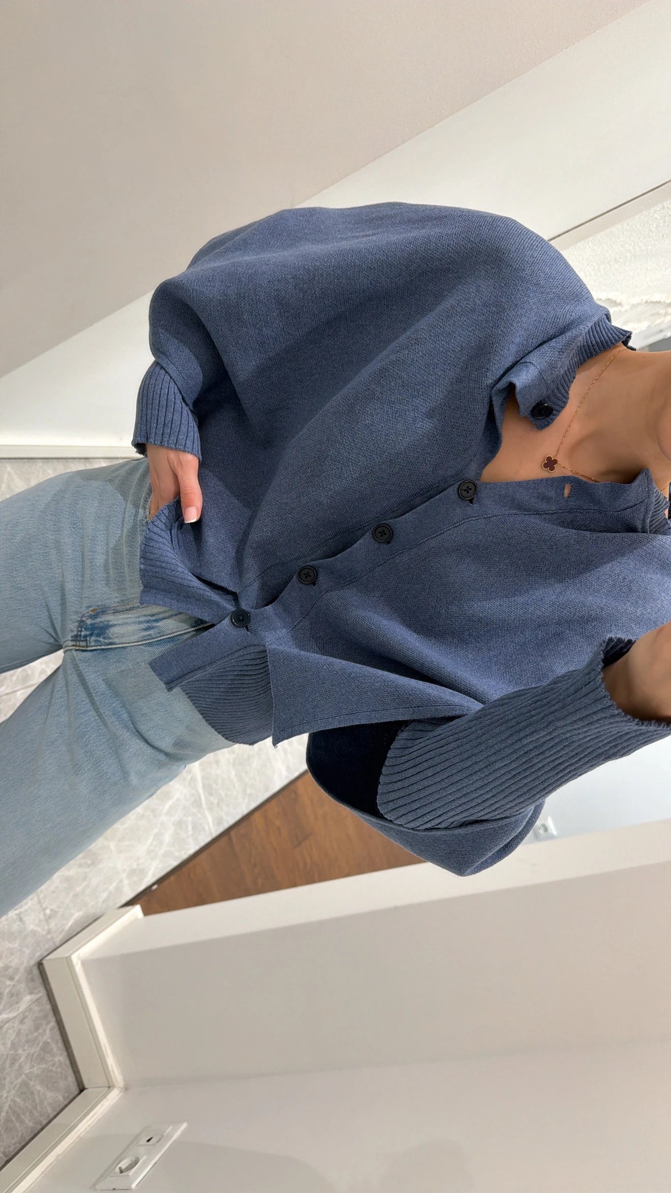 جرزة ازرق غامق بأزرار - KP4372