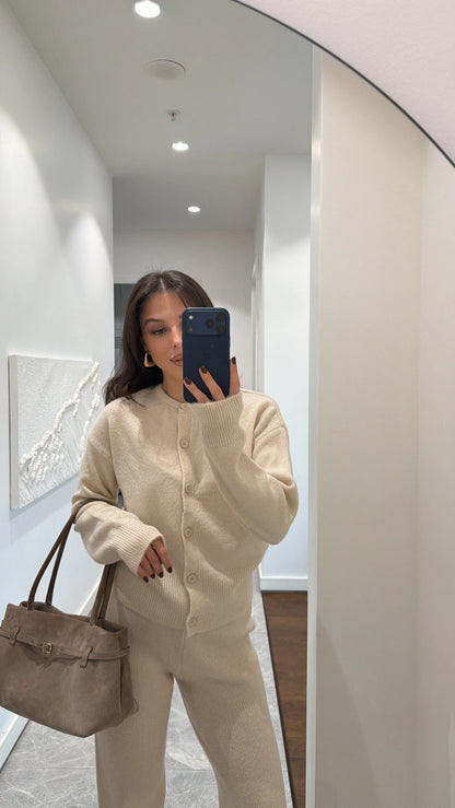 طقم بأزرار بيج - KP1499