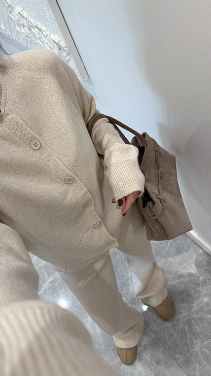 طقم بأزرار بيج - KP1499