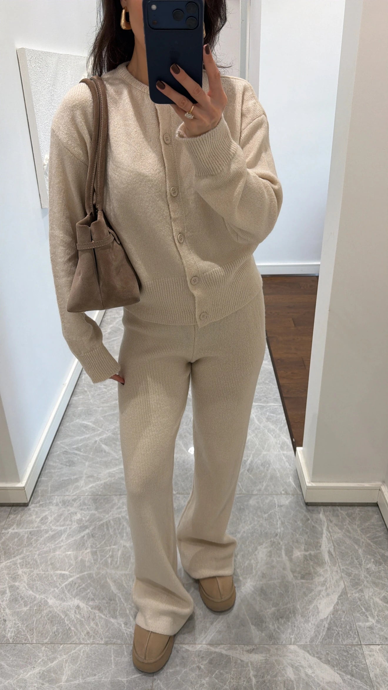 طقم بأزرار بيج - KP1499