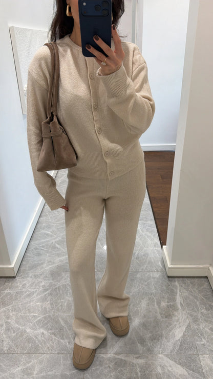 طقم بأزرار بيج - KP1499