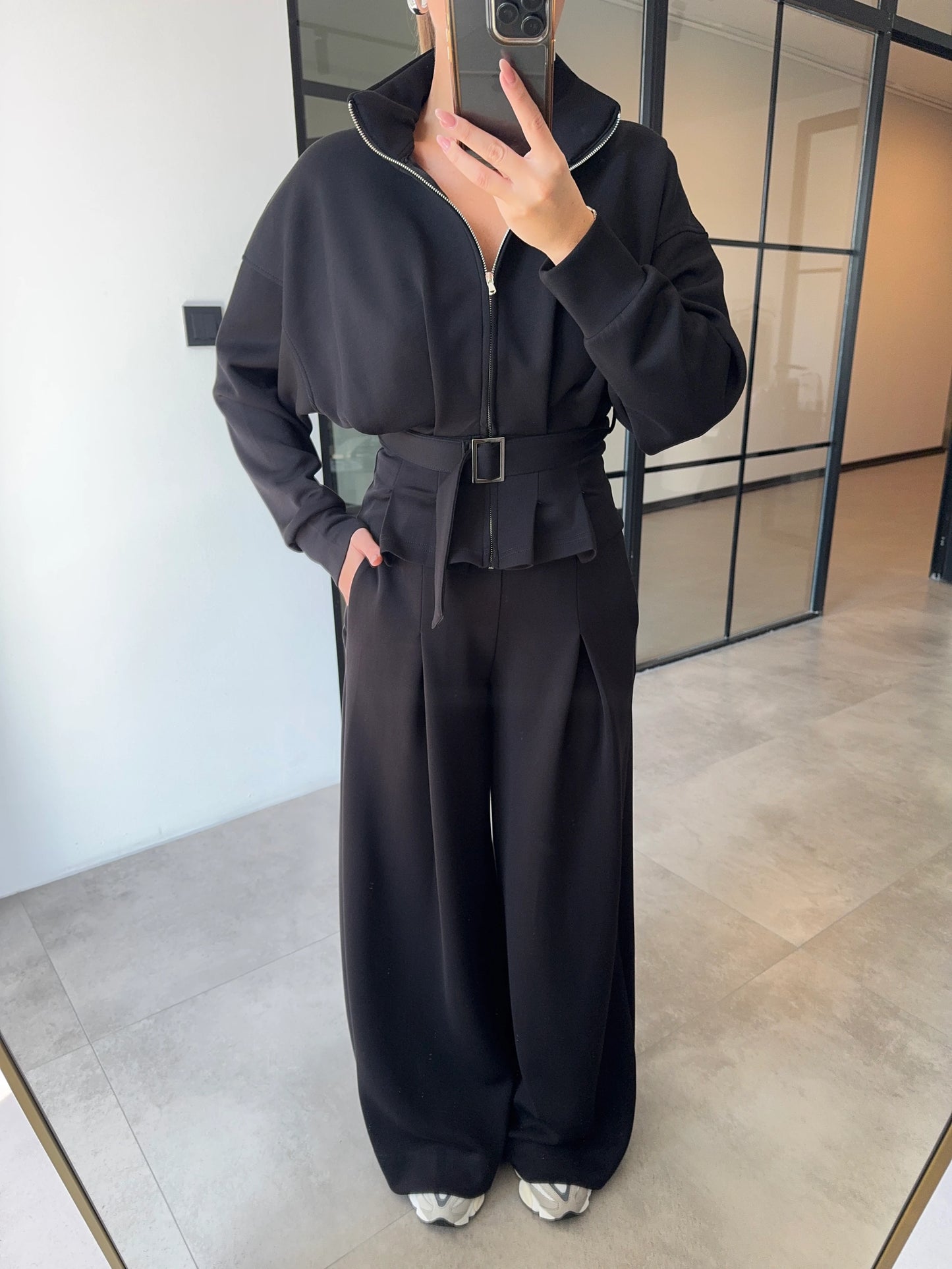 طقم اسود جكيت بحزام مع بنطلون - KP1414