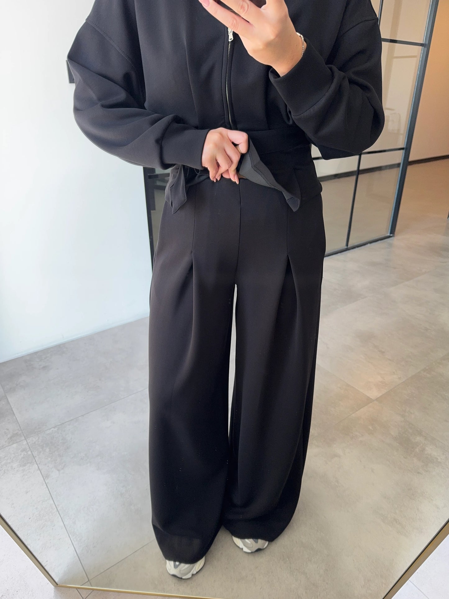 طقم اسود جكيت بحزام مع بنطلون - KP1414