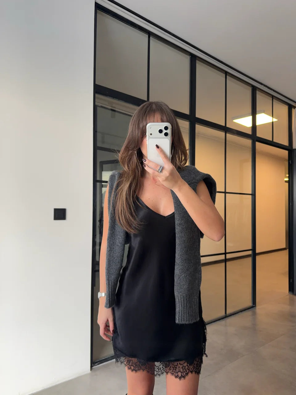 بلوزة رمادي مع بلوزة ستان - KP4417