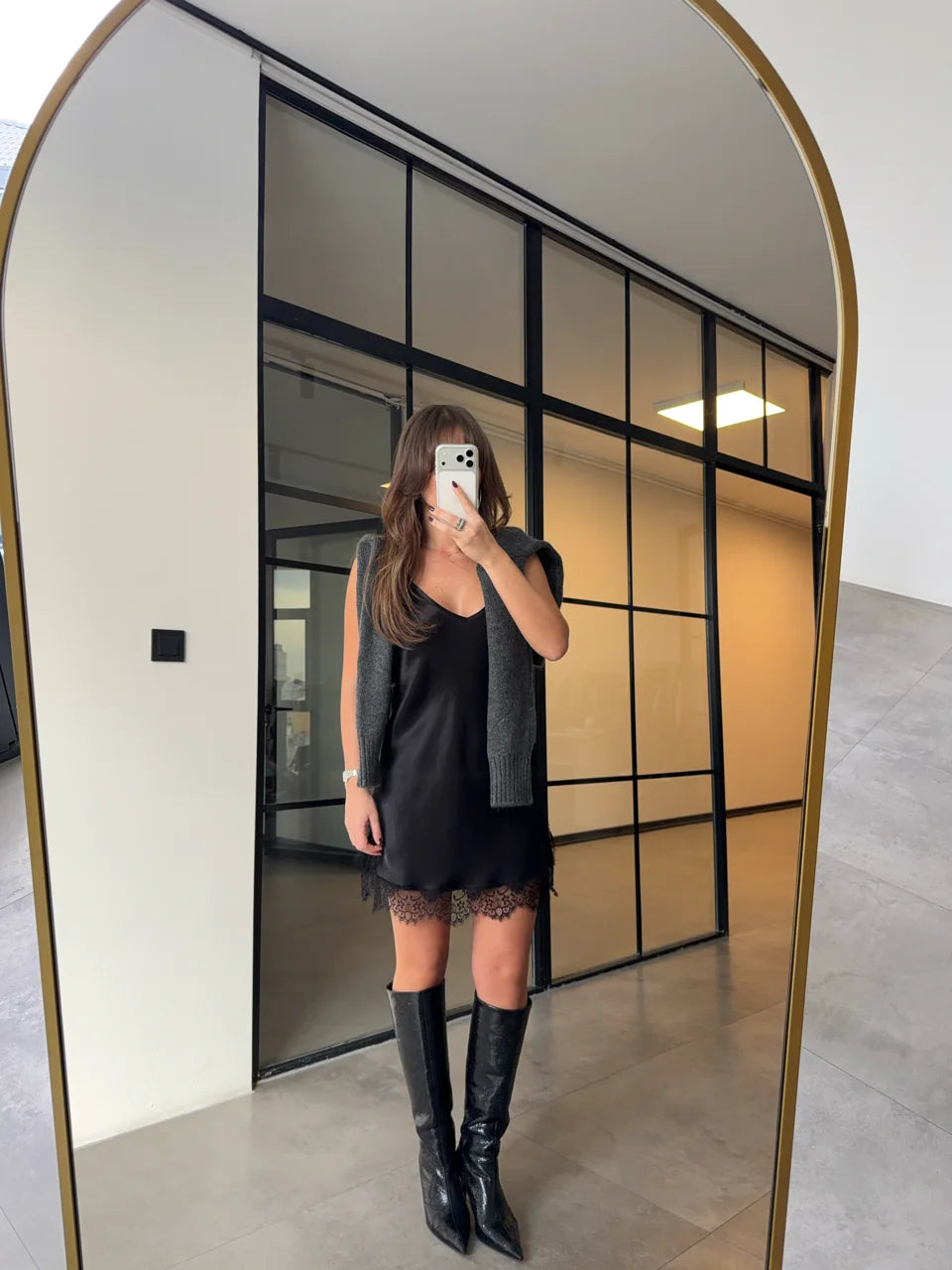 بلوزة رمادي مع بلوزة ستان - KP4417