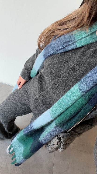 طقم رمادي بأزرار- KP1439