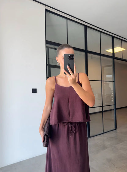 طقم بلوزة مع تنورة عنابي - KP1342