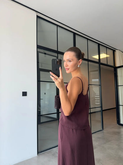 طقم بلوزة مع تنورة عنابي - KP1342