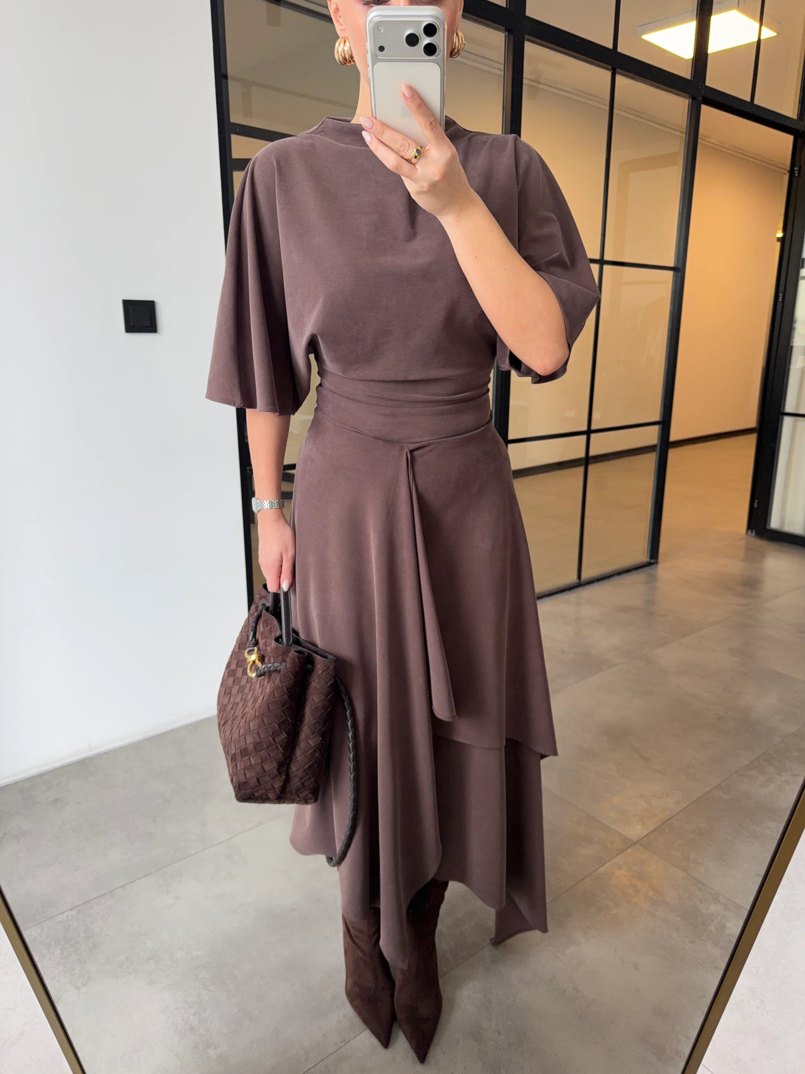 طقم بلوزة مع تنورة بني - KP1552