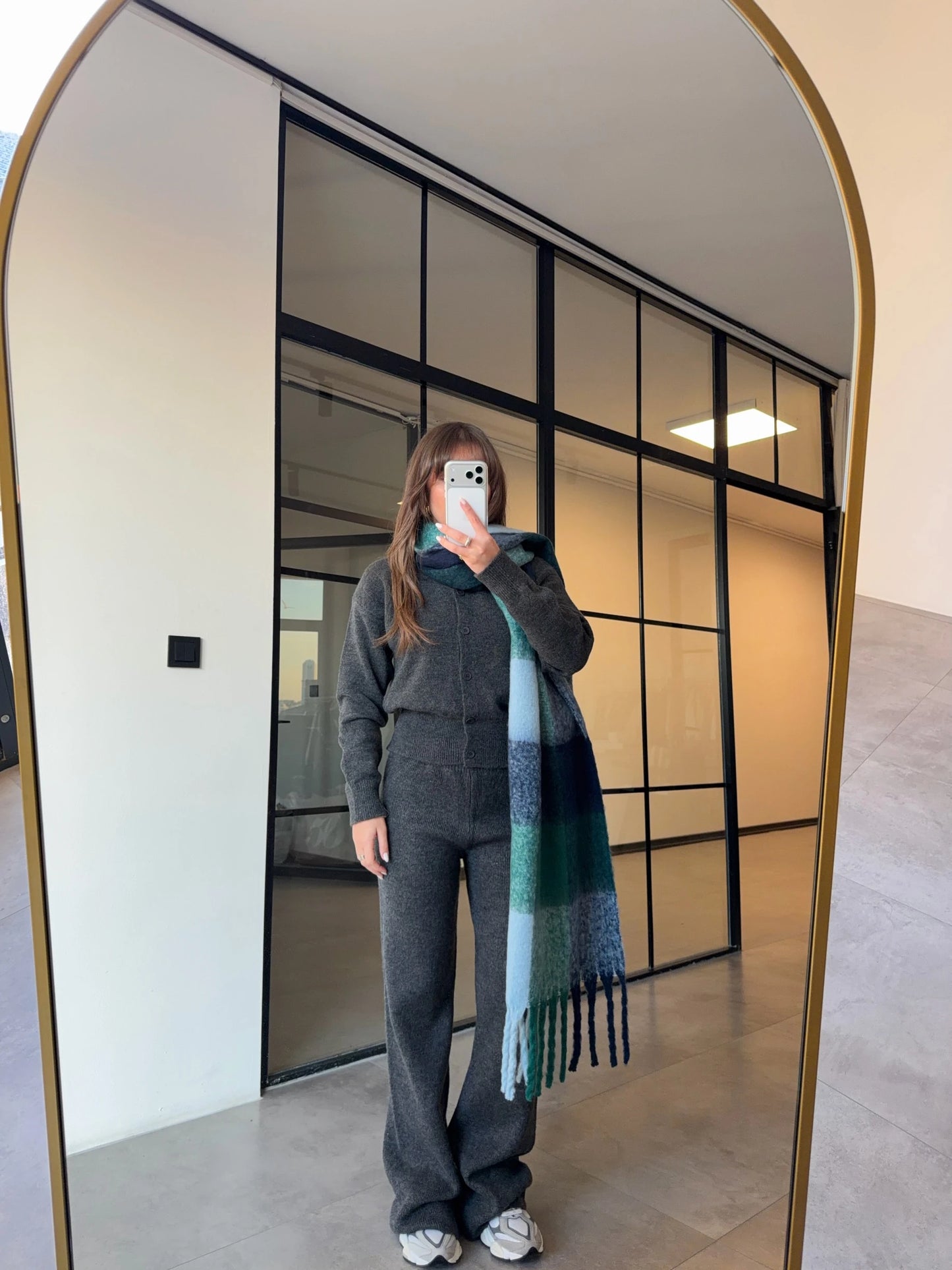 طقم رمادي بأزرار- KP1439