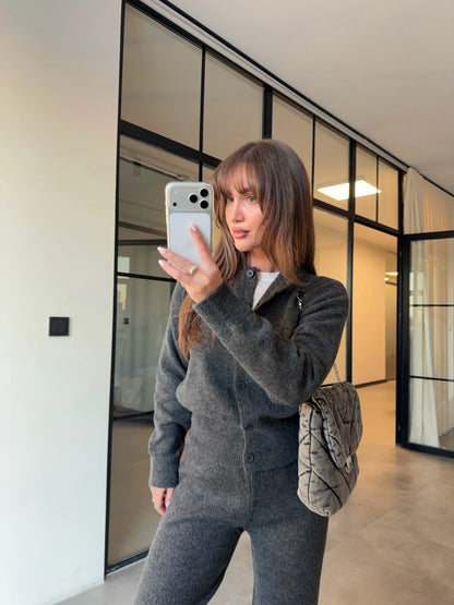 طقم رمادي بأزرار- KP1439