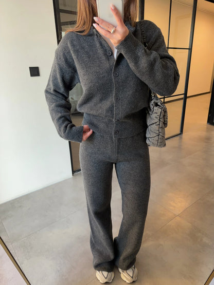 طقم رمادي بأزرار- KP1439