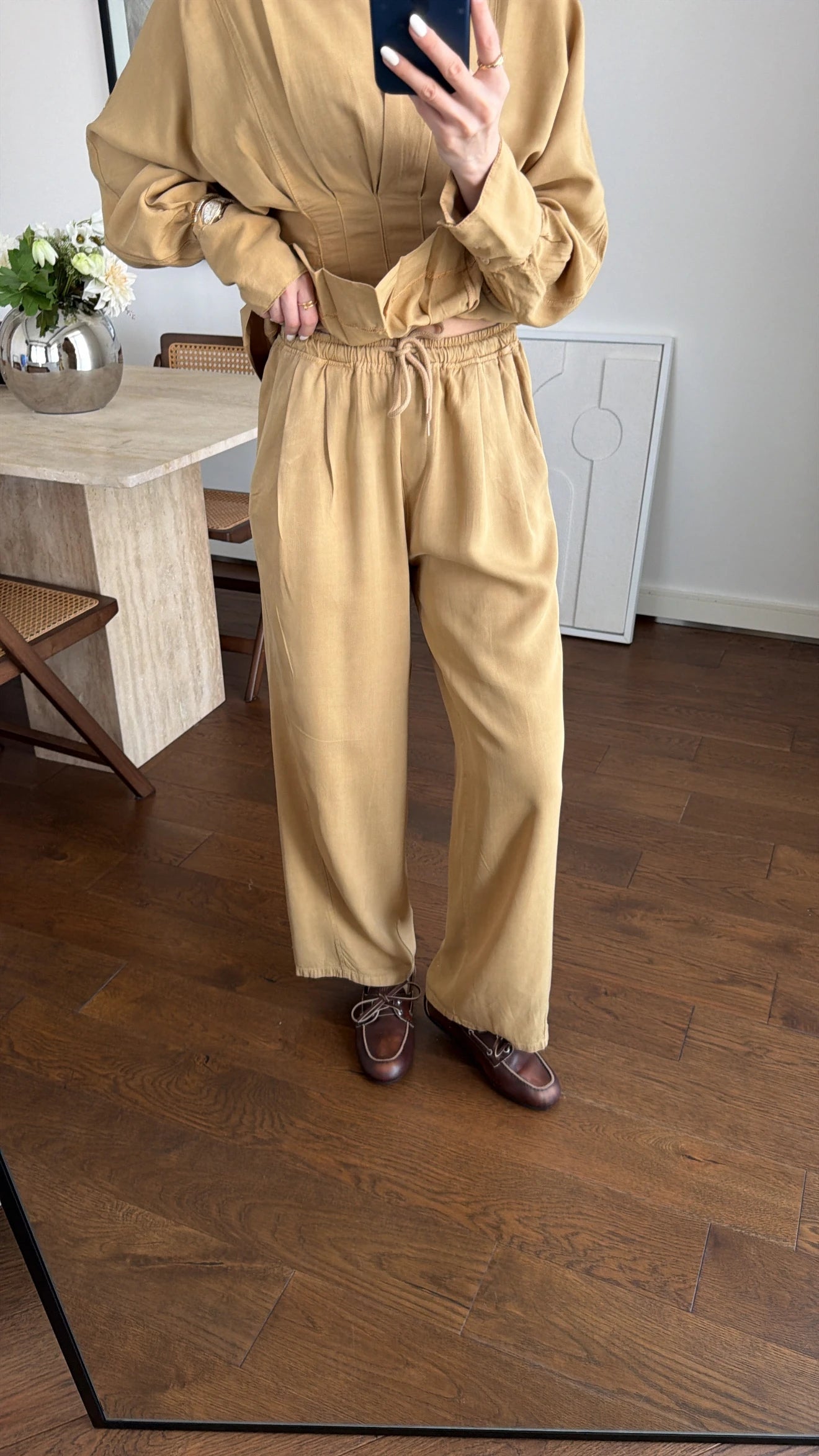 طقم بلوزة بربطة مع بنطلون كاميل - KP1553