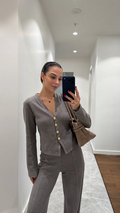 طقم رمادي بأزرار - KP1441