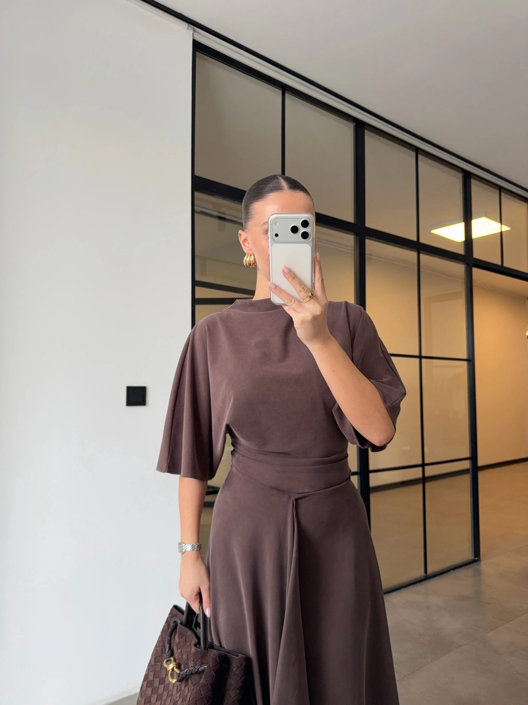 طقم بلوزة مع تنورة بني - KP1552