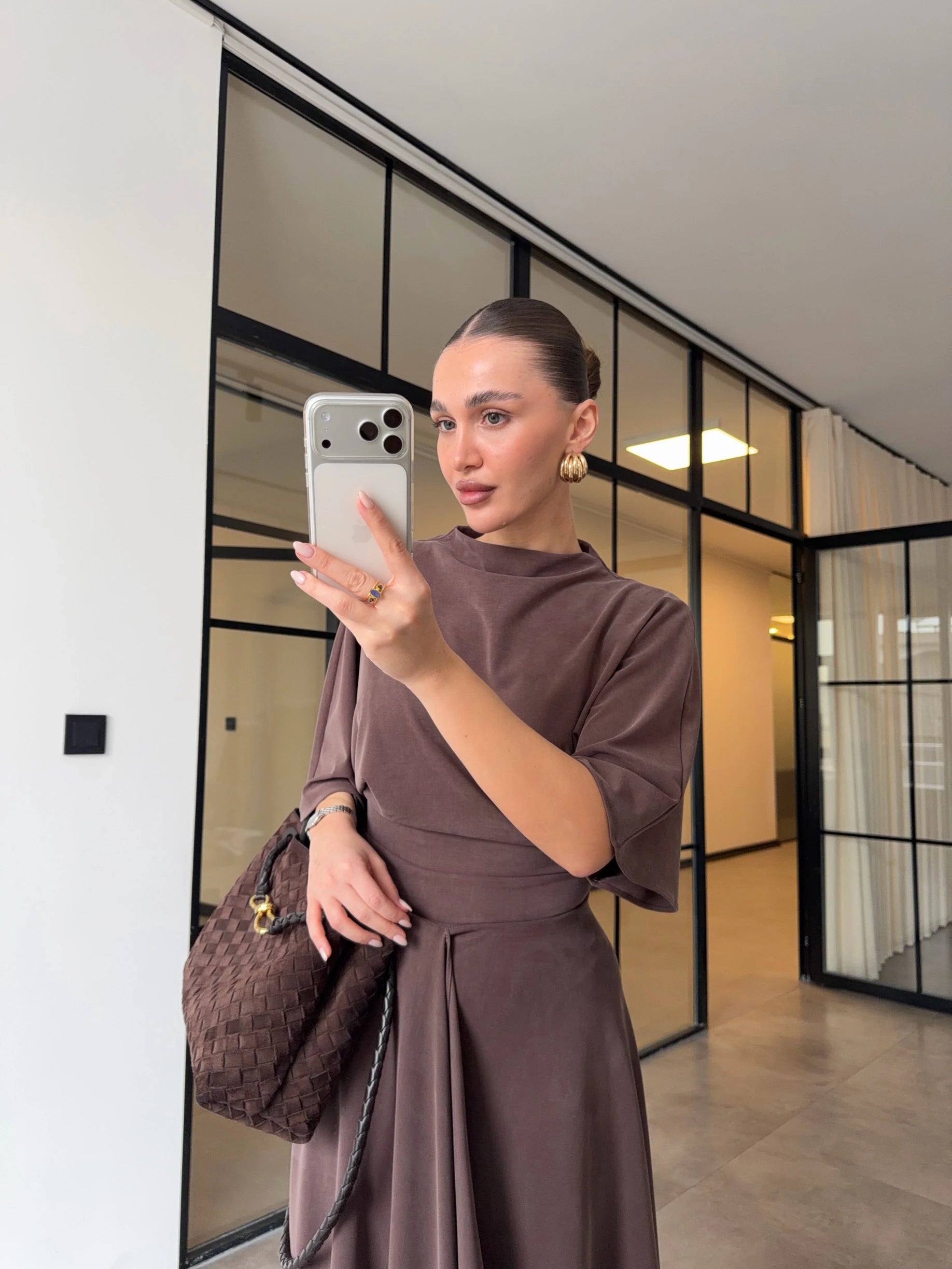 طقم بلوزة مع تنورة بني - KP1552