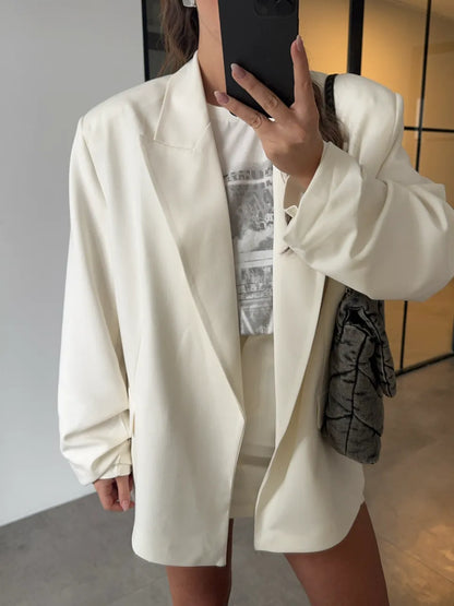 طقم بليزر مع تنورة ابيض - KP1361